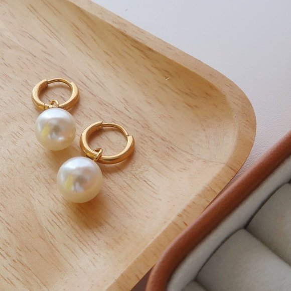 NEW 18K Gold Plated Round Pearl Drop Huggie Round Hoop Earrings - Picture 5 of 9